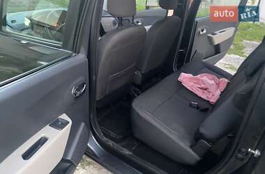 Минивэн Dacia Lodgy 2012 в 