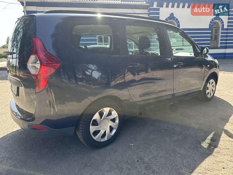 Мінівен Dacia Lodgy 2012 в Лебедині