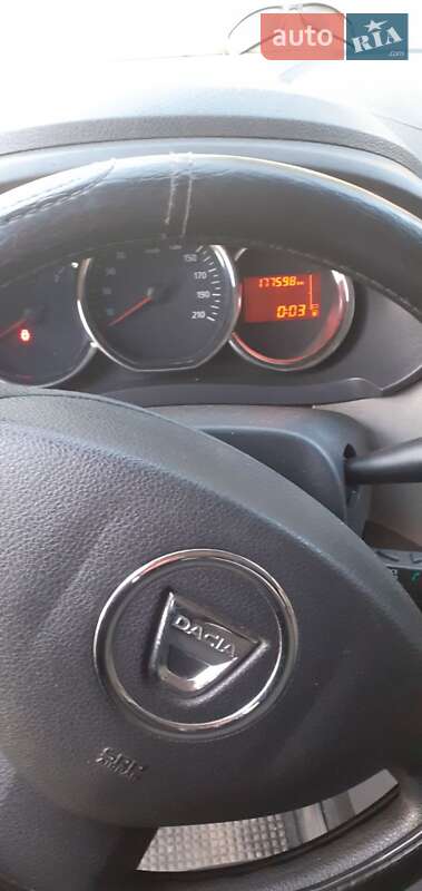 Минивэн Dacia Lodgy 2013 в Тростянце