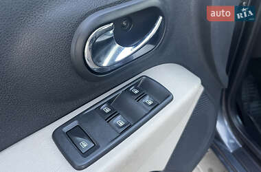 Минивэн Dacia Lodgy 2012 в 