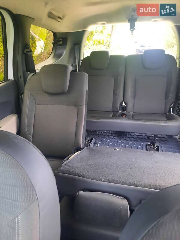 Мінівен Dacia Lodgy 2012 в 