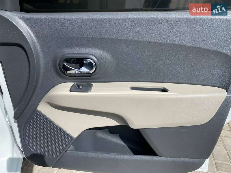 Мінівен Dacia Lodgy 2012 в Вінниці