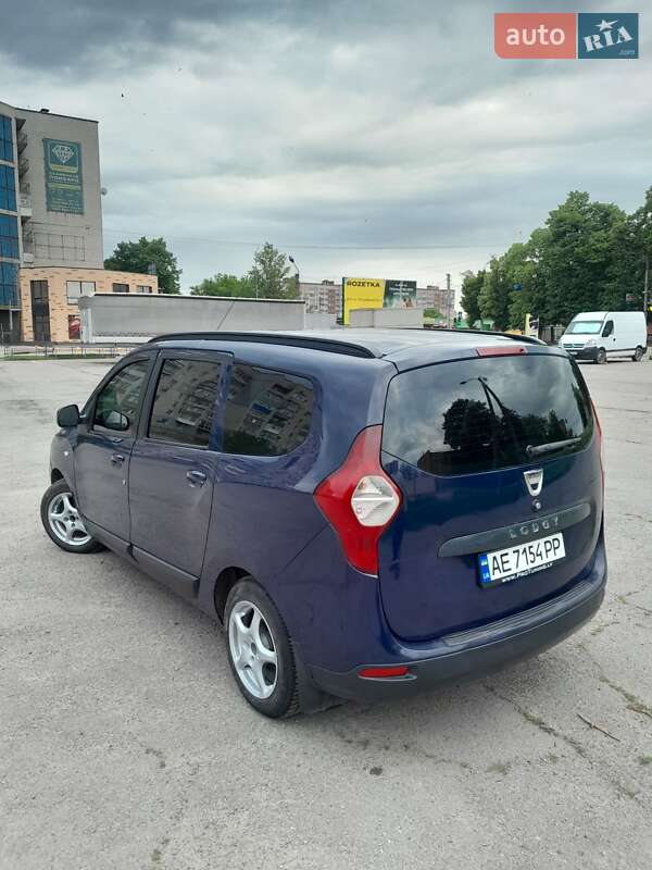 Мінівен Dacia Lodgy 2013 в Лозовій