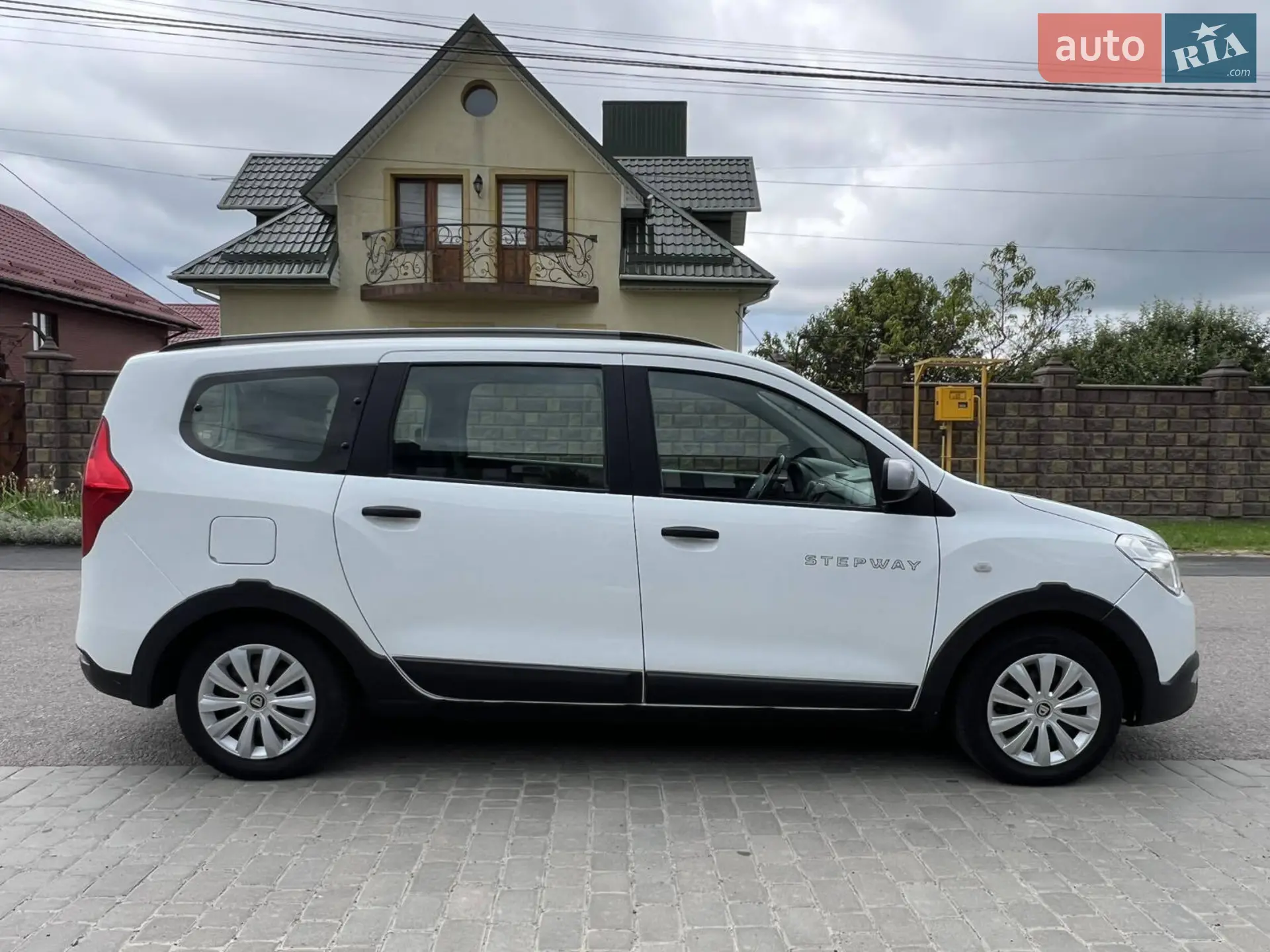 2016 Dacia Lodgy - мініатюра 12