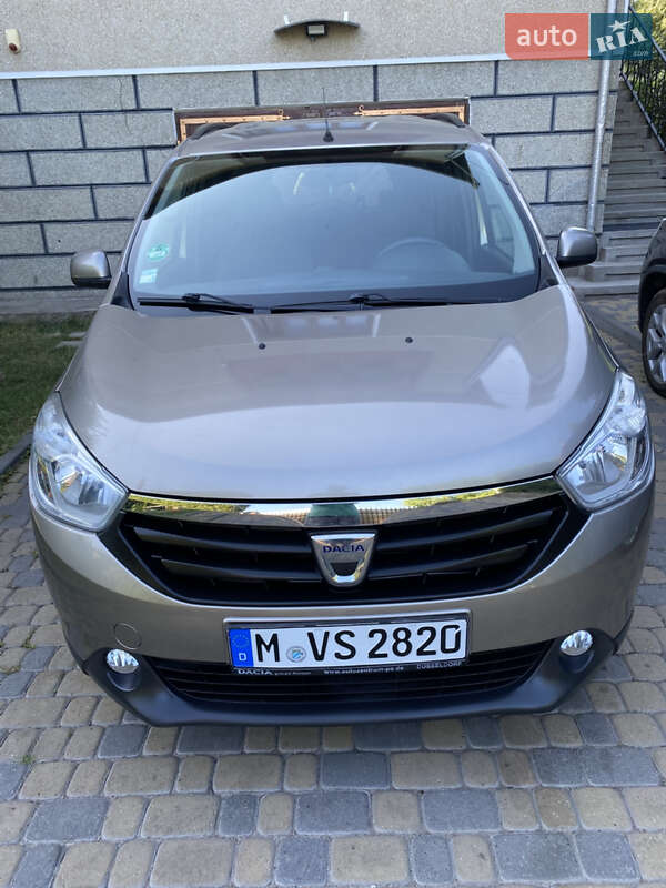 Минивэн Dacia Lodgy 2013 в 