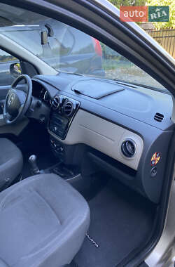 Минивэн Dacia Lodgy 2013 в 