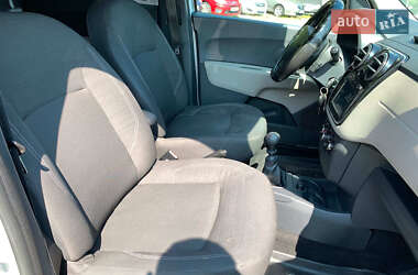Минивэн Dacia Lodgy 2012 в 