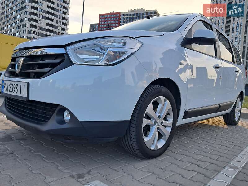 Минивэн Dacia Lodgy 2013 в Киеве