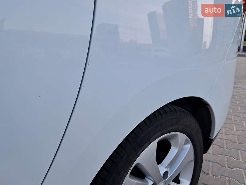 Минивэн Dacia Lodgy 2013 в Киеве