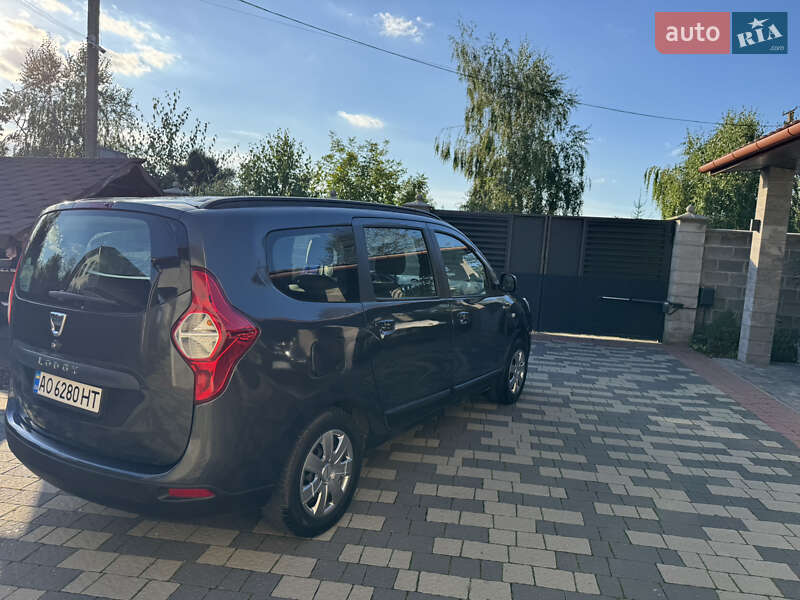 Минивэн Dacia Lodgy 2013 в Мукачево