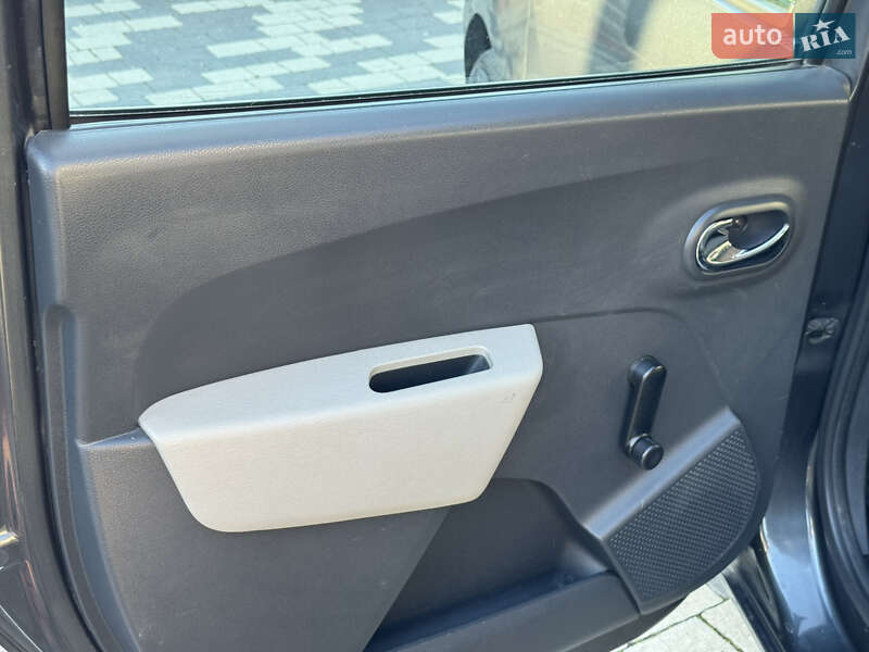 Минивэн Dacia Lodgy 2013 в Мукачево