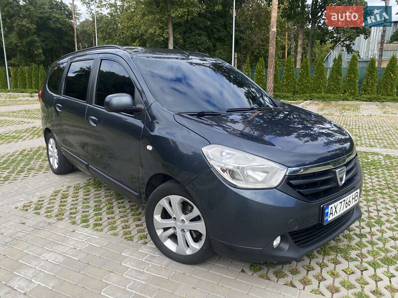 Dacia Lodgy 2012