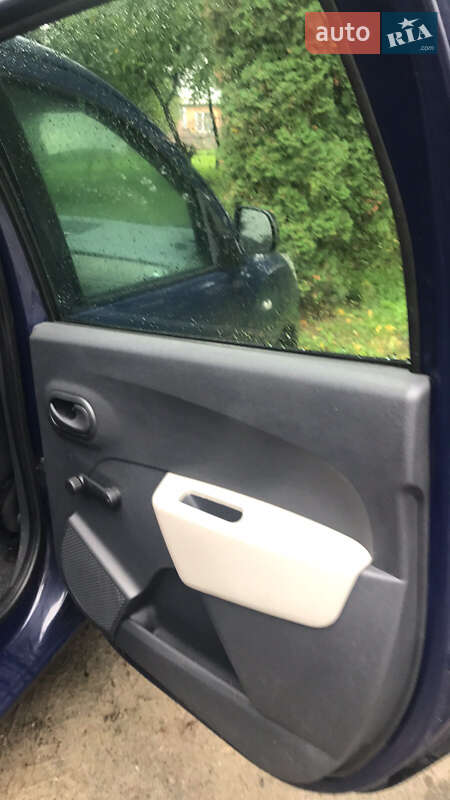 Мінівен Dacia Lodgy 2012 в Демидівці