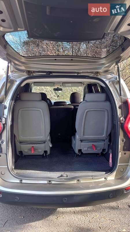 Минивэн Dacia Lodgy 2012 в Черновцах