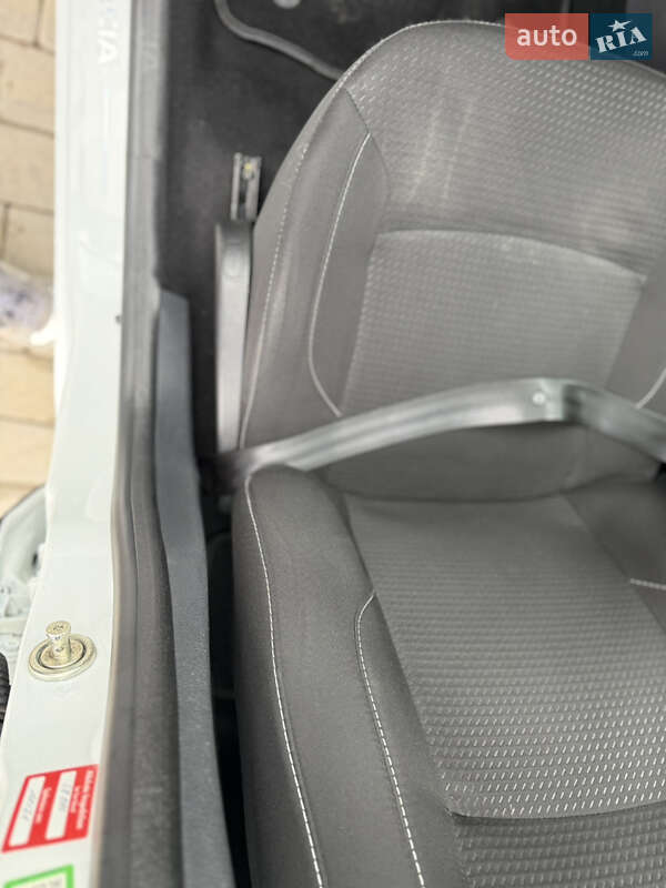 Мінівен Dacia Lodgy 2017 в Львові фото 12 Мінівен Dacia Lodgy 2017 в Львові