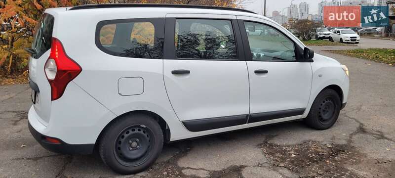 Мінівен Dacia Lodgy 2013 в Києві