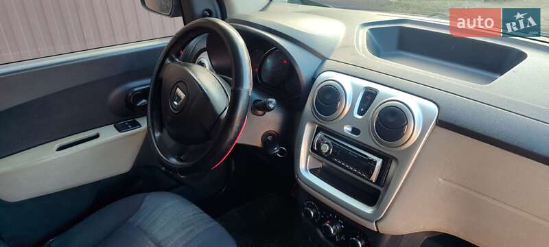 Мінівен Dacia Lodgy 2012 в Луцьку