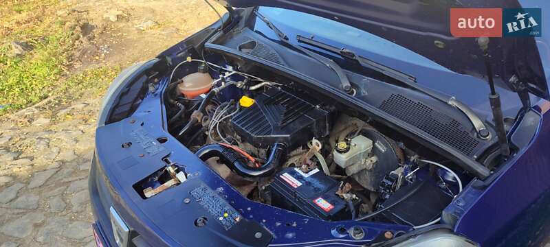 Мінівен Dacia Lodgy 2012 в Луцьку