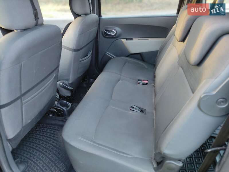 Мінівен Dacia Lodgy 2013 в Сарнах