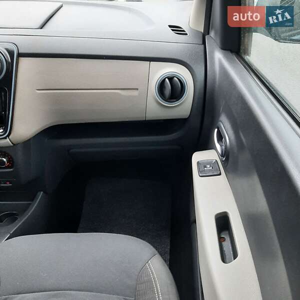 Минивэн Dacia Lodgy 2013 в Полтаве фото 58 Минивэн Dacia Lodgy 2013 в Полтаве