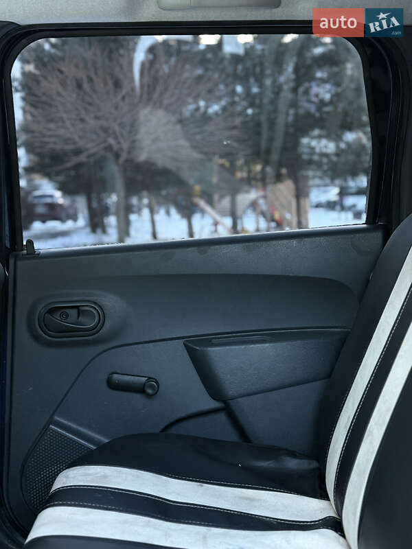 Мінівен Dacia Lodgy 2012 в Івано-Франківську