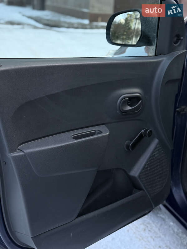 Мінівен Dacia Lodgy 2012 в Івано-Франківську