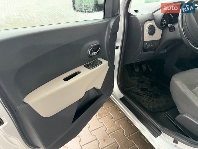 Минивэн Dacia Lodgy 2013 в Луцке