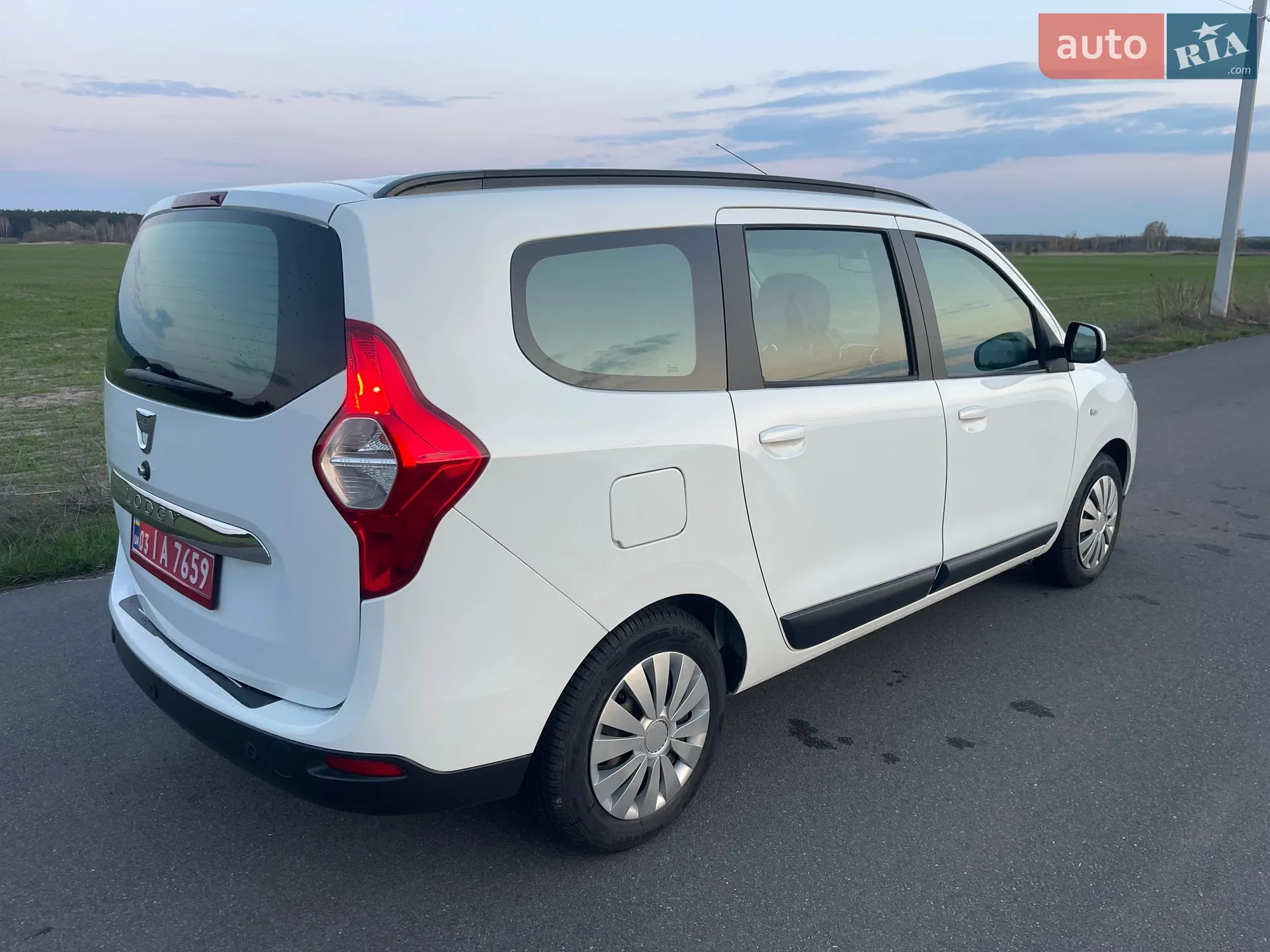 2016 Dacia Lodgy - мініатюра 26