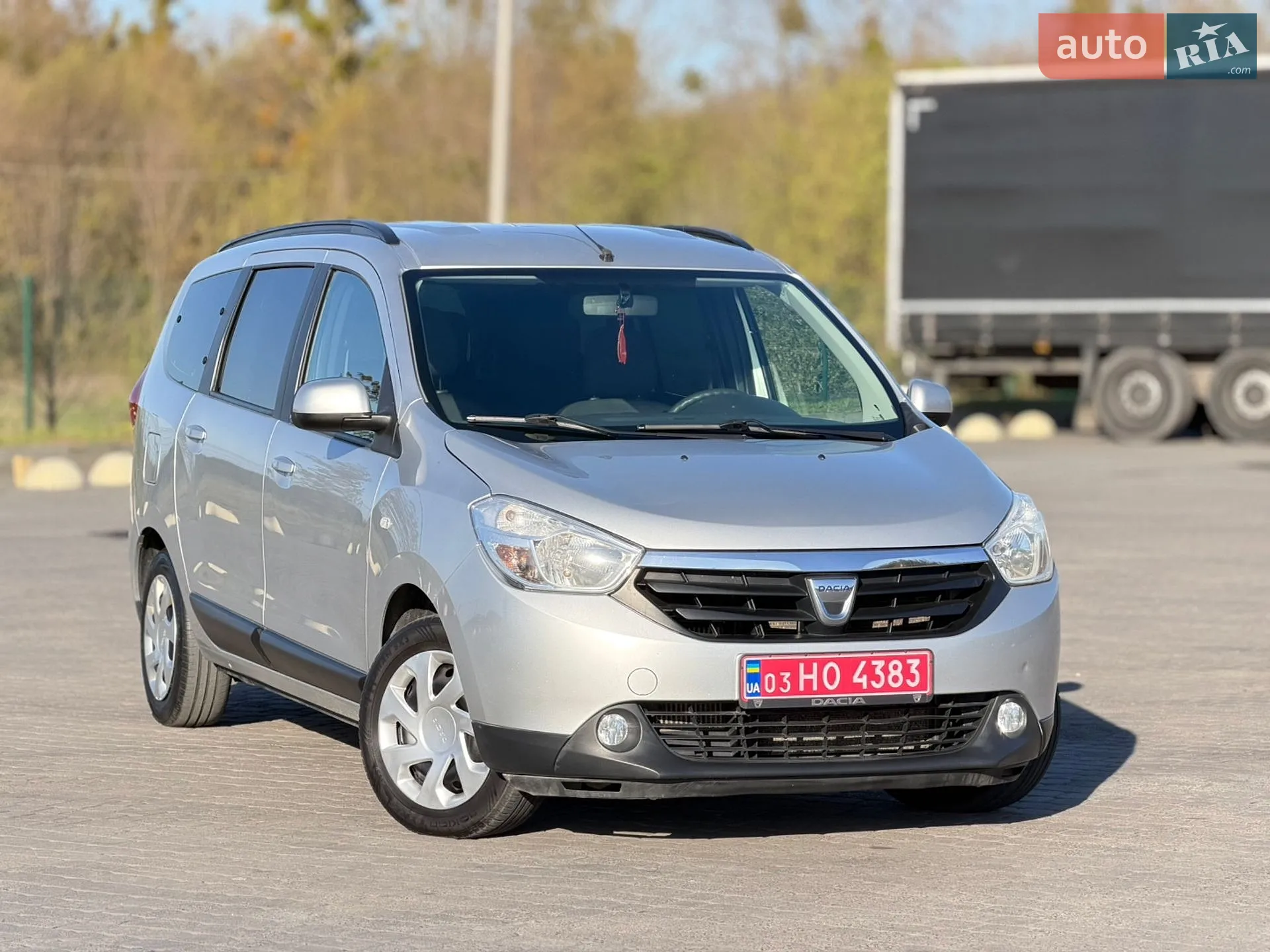 2013 Dacia Lodgy - мініатюра 18