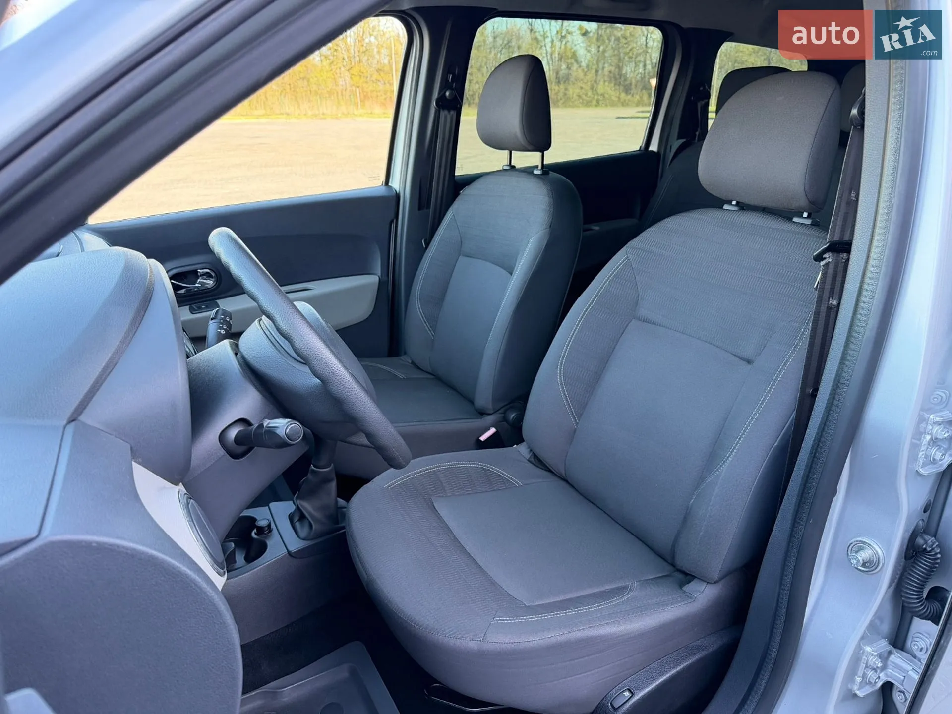 2013 Dacia Lodgy - мініатюра 22