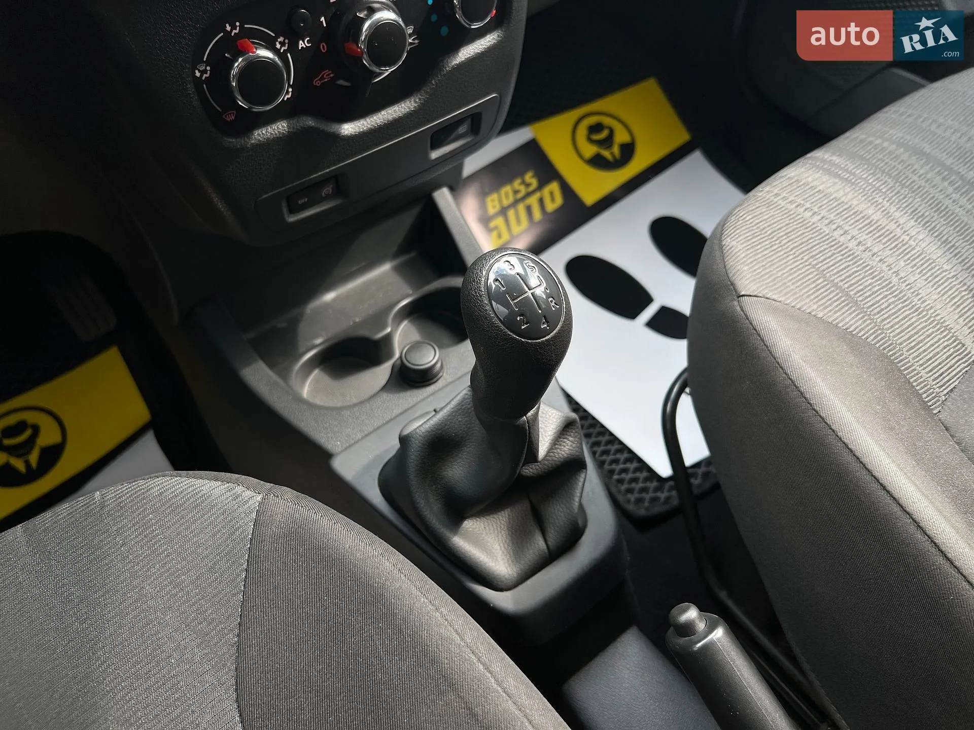 2013 Dacia Lodgy - мініатюра 16
