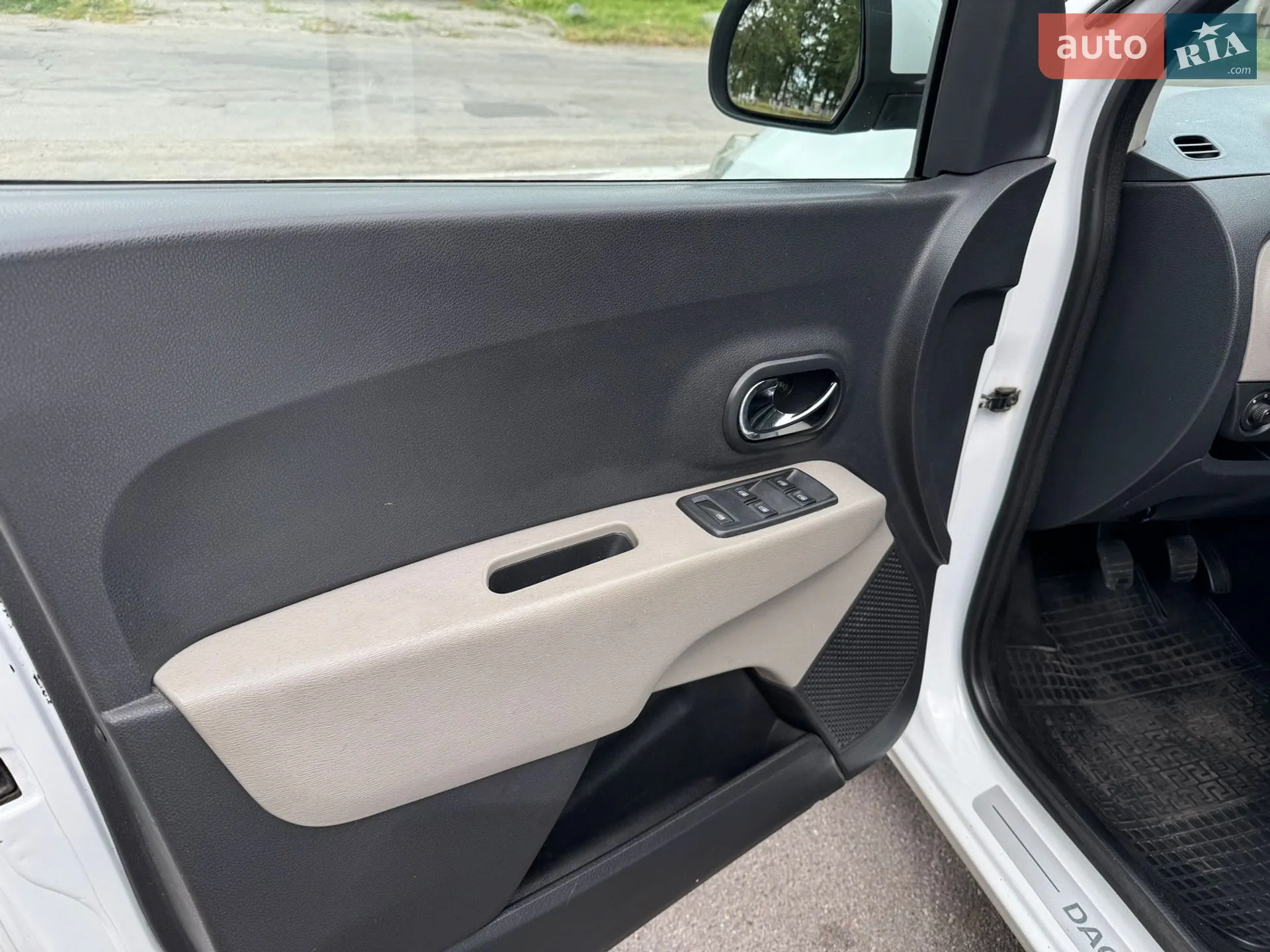 2015 Dacia Lodgy - мініатюра 31