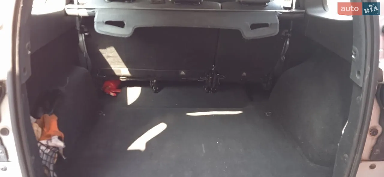 2014 Dacia Lodgy - мініатюра 15
