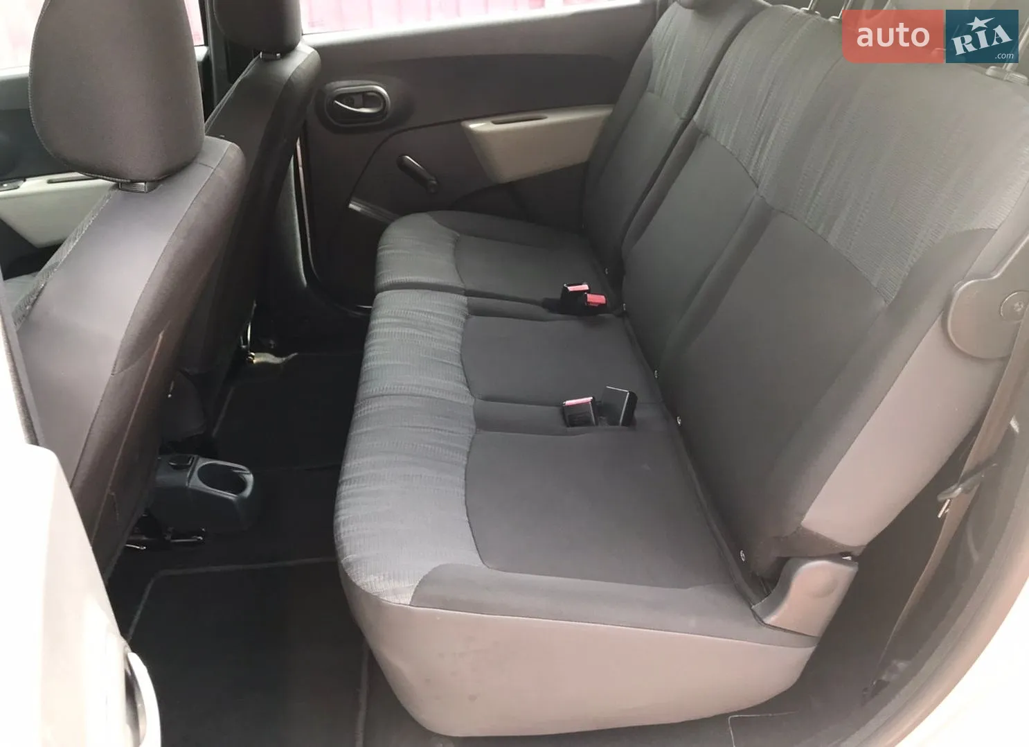 2012 Dacia Lodgy - мініатюра 21
