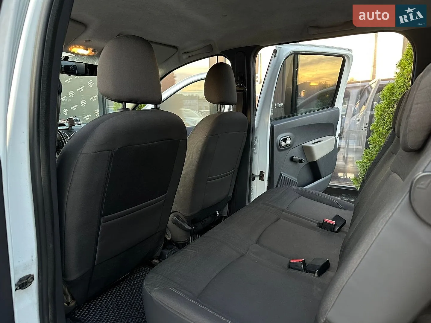 2015 Dacia Lodgy - мініатюра 16