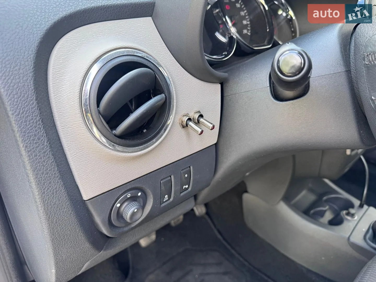 2012 Dacia Lodgy - мініатюра 16