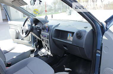 Минивэн Dacia Logan MCV 2008 в 