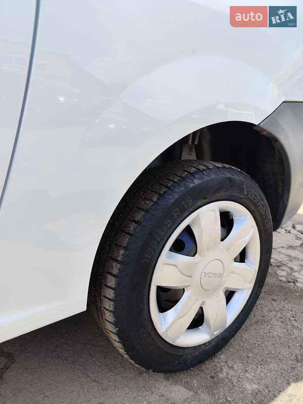 Универсал Dacia Logan MCV 2011 в Чернигове