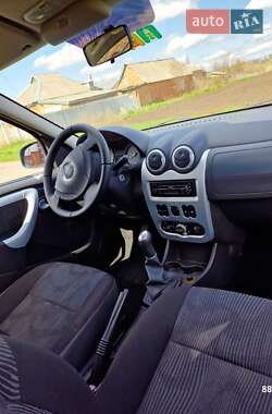 Универсал Dacia Logan MCV 2009 в 