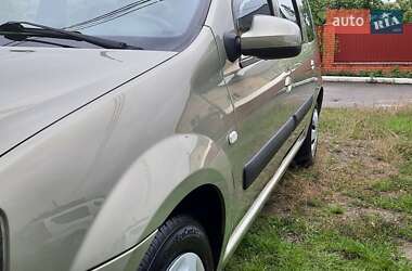 Универсал Dacia Logan MCV 2009 в 