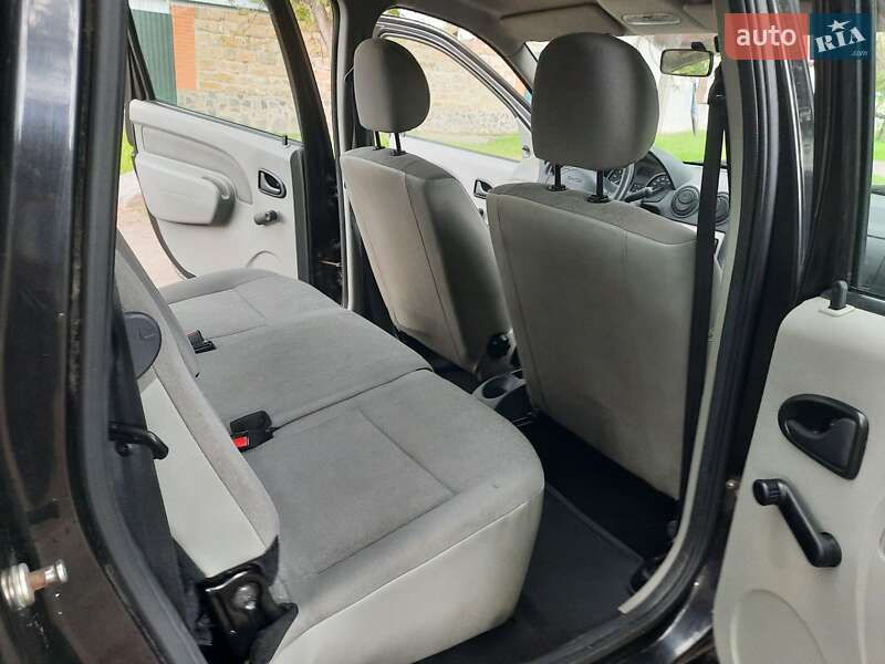 Универсал Dacia Logan MCV 2010 в Полтаве