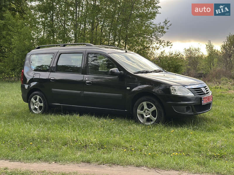 Універсал Dacia Logan MCV 2010 в Сумах