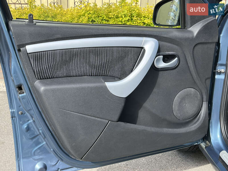 Универсал Dacia Logan MCV 2009 в Киеве