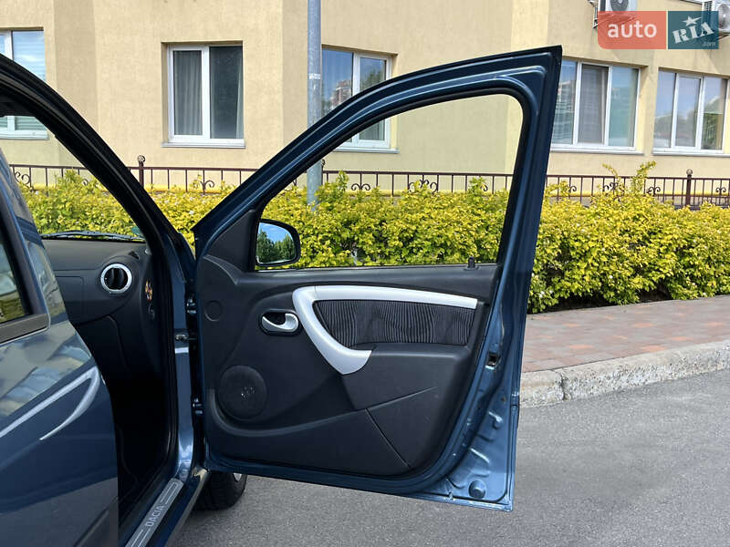 Универсал Dacia Logan MCV 2009 в Киеве