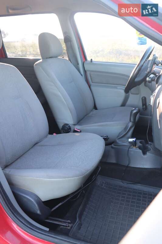 Универсал Dacia Logan MCV 2009 в Сенче
