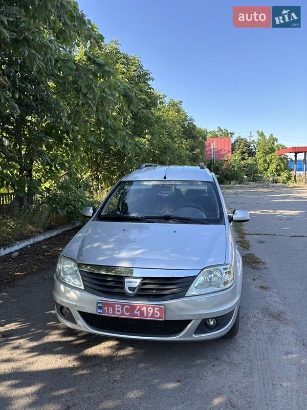 Универсал Dacia Logan MCV 2009 в Хороле