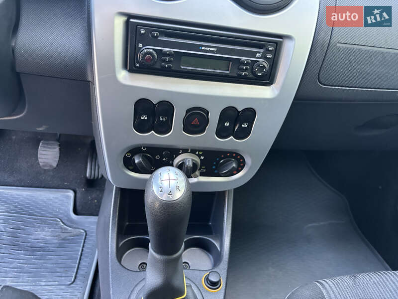 Универсал Dacia Logan MCV 2009 в Хороле