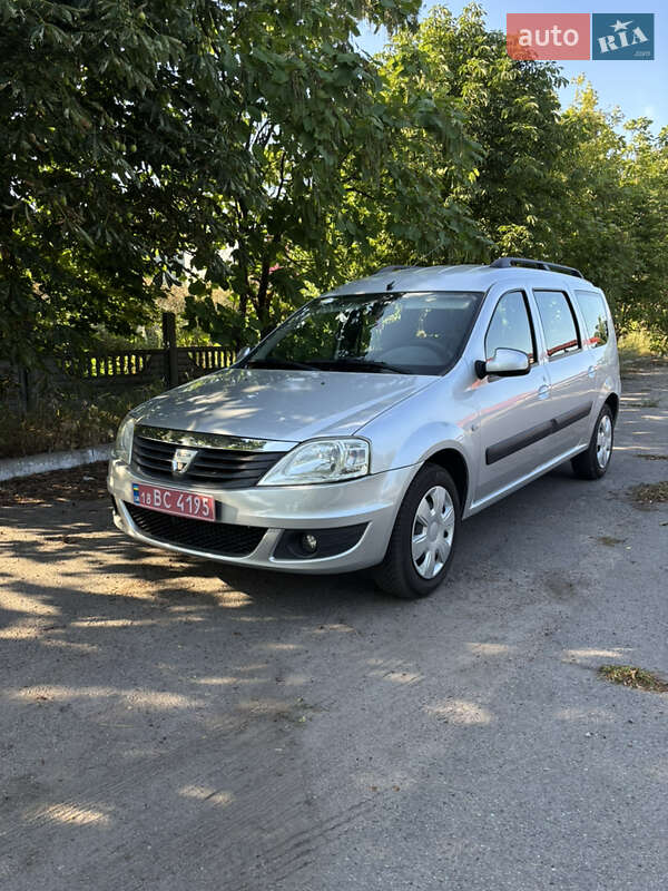Универсал Dacia Logan MCV 2009 в Хороле