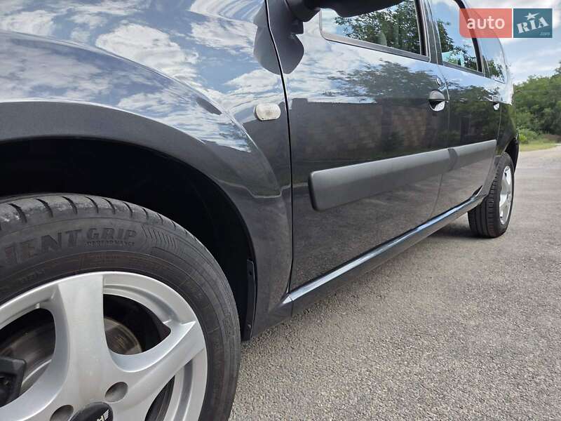 Универсал Dacia Logan MCV 2009 в Каменском
