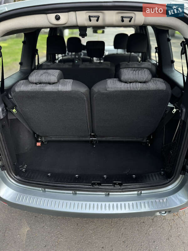 Универсал Dacia Logan MCV 2010 в Умани